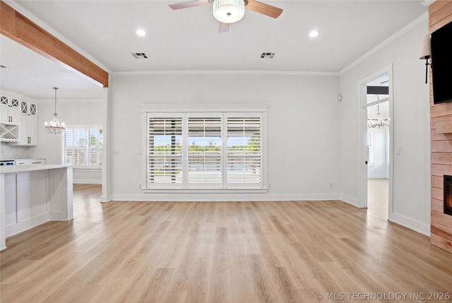 16802 S 11th West Avenue, Glenpool, OK 74033