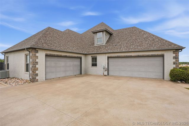 16802 S 11th West Avenue, Glenpool, OK 74033