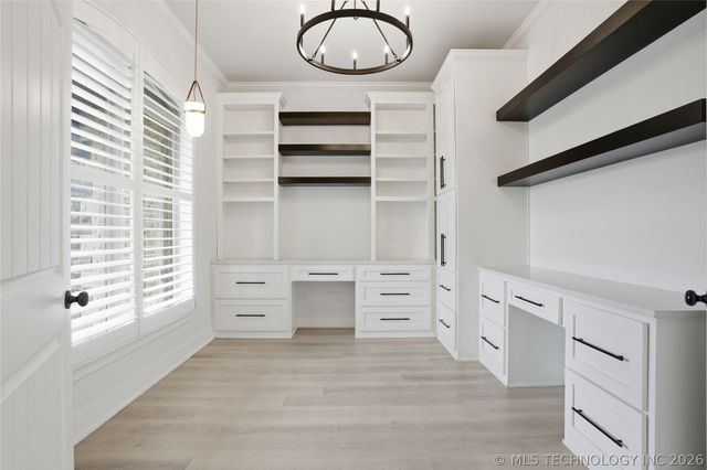 16802 S 11th West Avenue, Glenpool, OK 74033