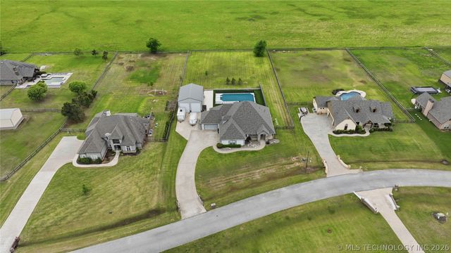 16802 S 11th West Avenue, Glenpool, OK 74033