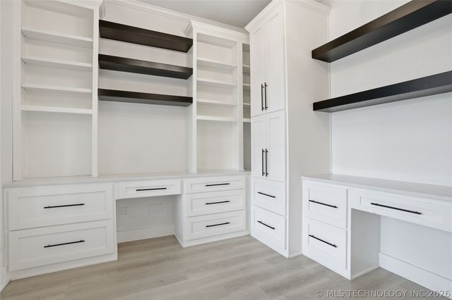 16802 S 11th West Avenue, Glenpool, OK 74033