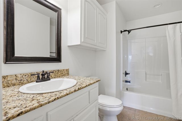 16802 S 11th West Avenue, Glenpool, OK 74033