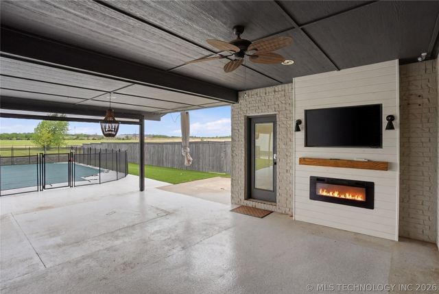 16802 S 11th West Avenue, Glenpool, OK 74033