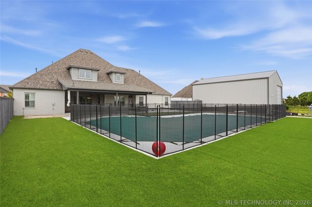 16802 S 11th West Avenue, Glenpool, OK 74033