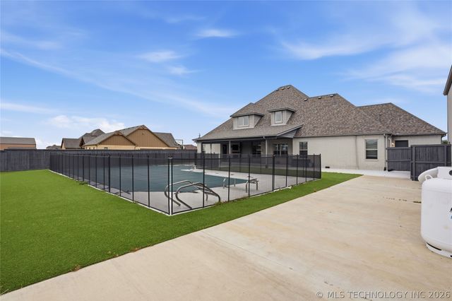 16802 S 11th West Avenue, Glenpool, OK 74033