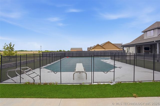 16802 S 11th West Avenue, Glenpool, OK 74033