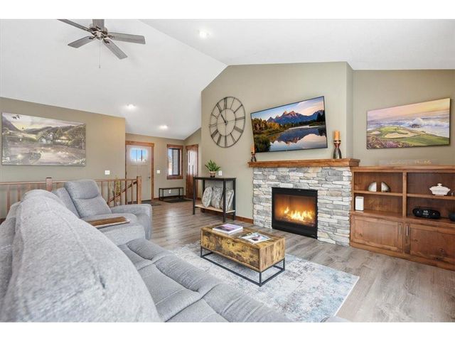 265 Vista Circle, River Falls, WI 54022