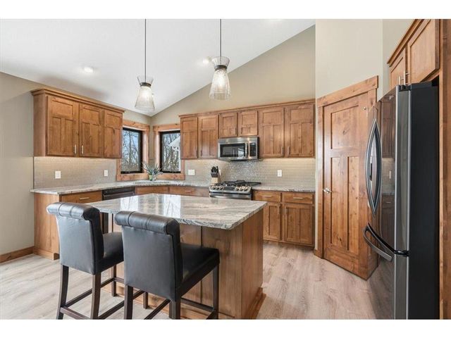 265 Vista Circle, River Falls, WI 54022