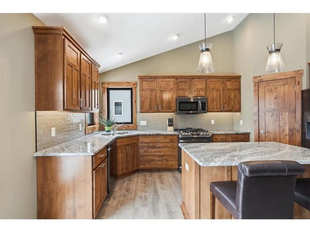 265 Vista Circle, River Falls, WI 54022