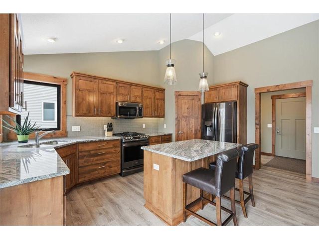 265 Vista Circle, River Falls, WI 54022