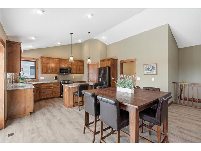 265 Vista Circle, River Falls, WI 54022