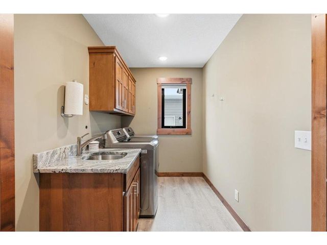 265 Vista Circle, River Falls, WI 54022