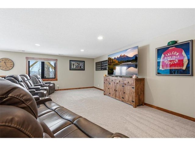 265 Vista Circle, River Falls, WI 54022