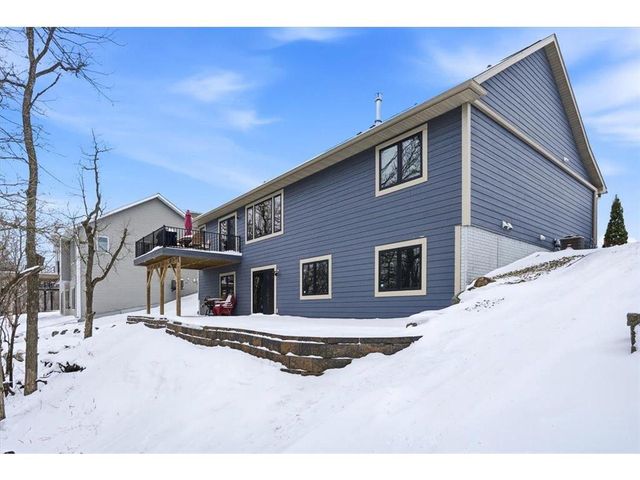 265 Vista Circle, River Falls, WI 54022
