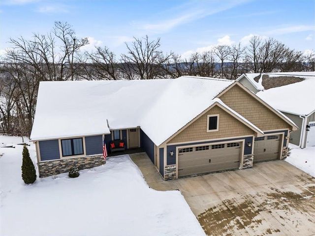 265 Vista Circle, River Falls, WI 54022