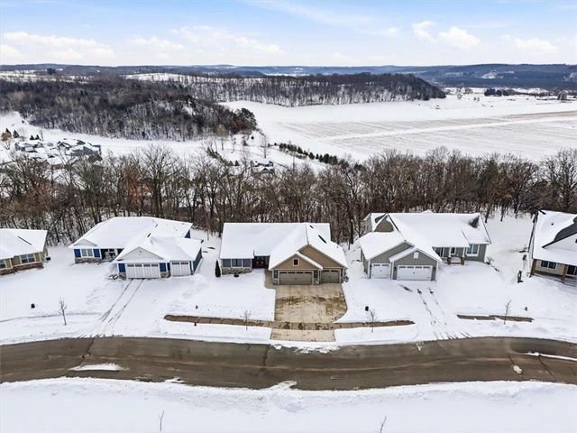 265 Vista Circle, River Falls, WI 54022