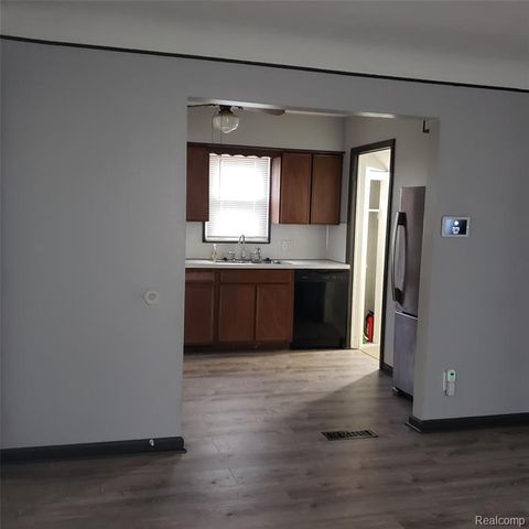 2043 Mill Street, Lincoln Park, MI 48146
