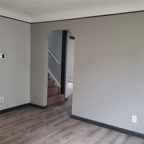 2043 Mill Street, Lincoln Park, MI 48146
