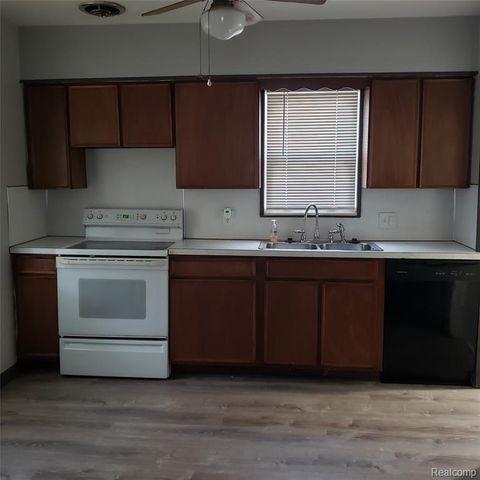 2043 Mill Street, Lincoln Park, MI 48146