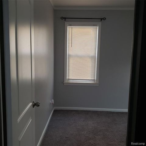 2043 Mill Street, Lincoln Park, MI 48146