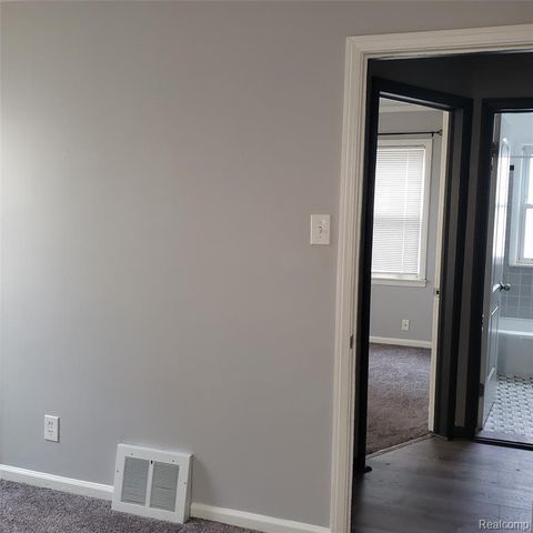 2043 Mill Street, Lincoln Park, MI 48146