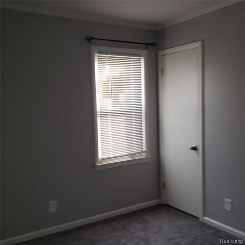 2043 Mill Street, Lincoln Park, MI 48146