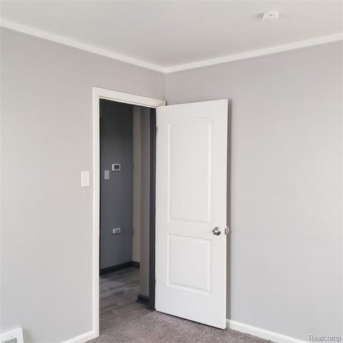 2043 Mill Street, Lincoln Park, MI 48146