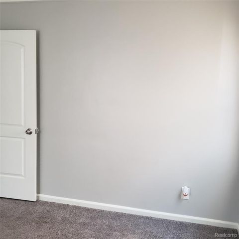 2043 Mill Street, Lincoln Park, MI 48146