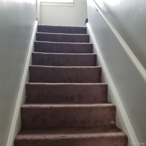2043 Mill Street, Lincoln Park, MI 48146