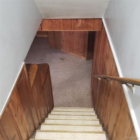 2043 Mill Street, Lincoln Park, MI 48146