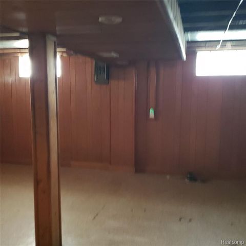 2043 Mill Street, Lincoln Park, MI 48146