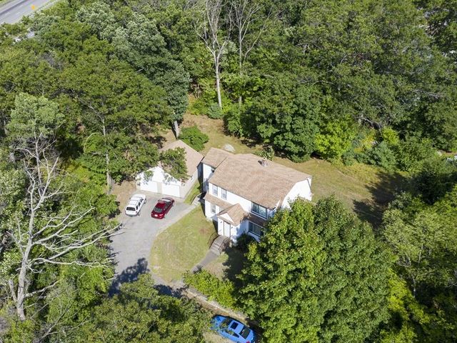 2 Diane St, Millbury, MA 01527