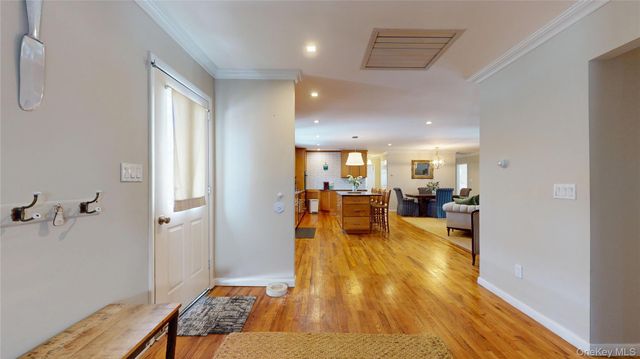 386 Mill Road, Westhampton, NY 11977