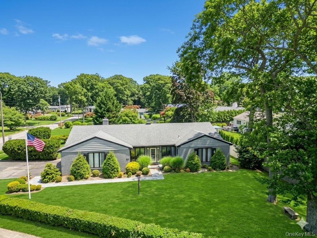 386 Mill Road, Westhampton, NY 11977