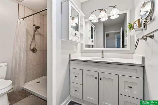 2105 Sandstone Road, Lincoln, NE 68512