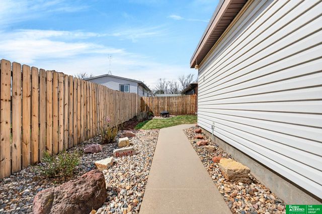 2105 Sandstone Road, Lincoln, NE 68512