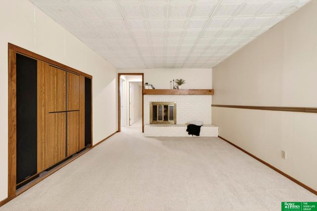 2105 Sandstone Road, Lincoln, NE 68512