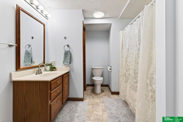 2105 Sandstone Road, Lincoln, NE 68512