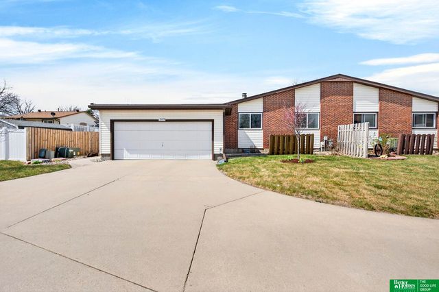 2105 Sandstone Road, Lincoln, NE 68512