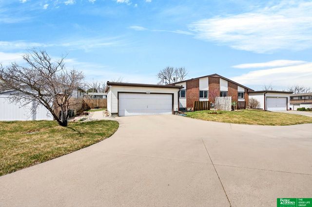 2105 Sandstone Road, Lincoln, NE 68512