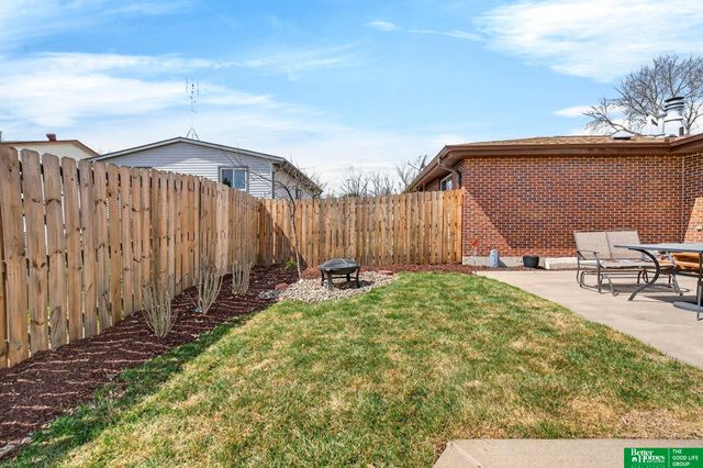2105 Sandstone Road, Lincoln, NE 68512