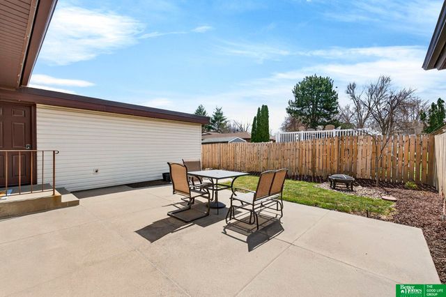 2105 Sandstone Road, Lincoln, NE 68512