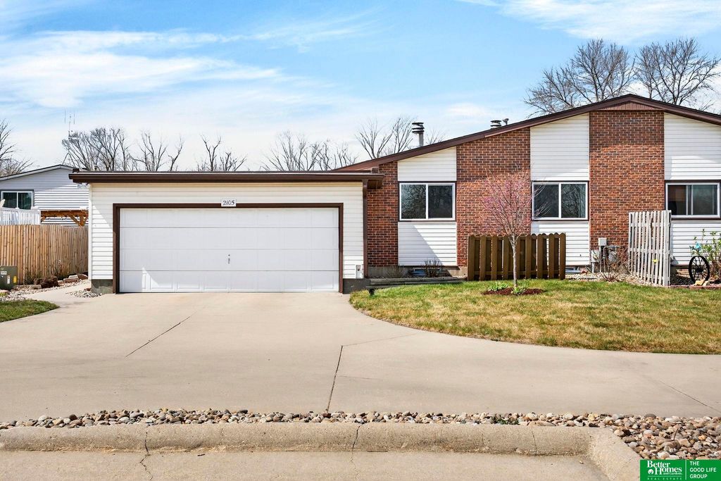 2105 Sandstone Road, Lincoln, NE 68512