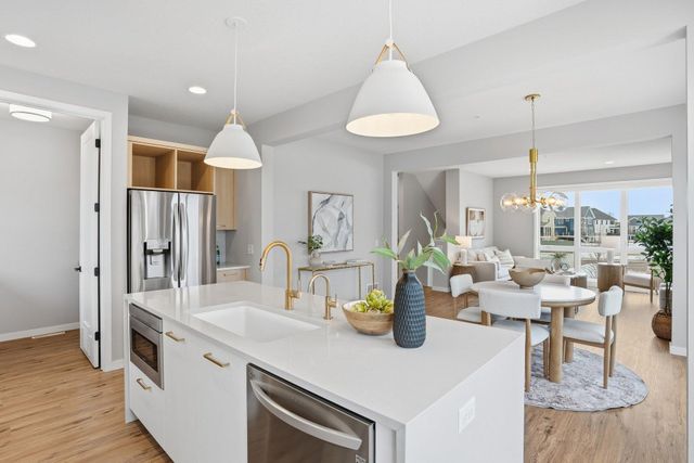 5013 162nd Street W, Lakeville, MN 55044