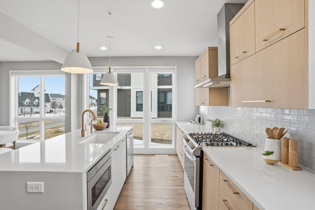 5013 162nd Street W, Lakeville, MN 55044