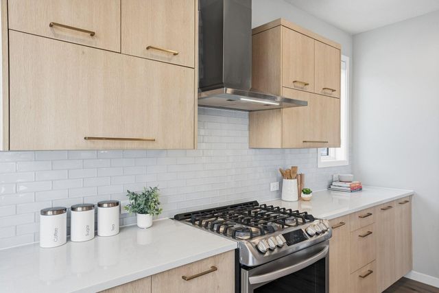 5013 162nd Street W, Lakeville, MN 55044