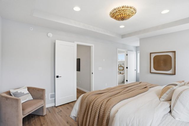 5013 162nd Street W, Lakeville, MN 55044