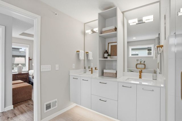 5013 162nd Street W, Lakeville, MN 55044