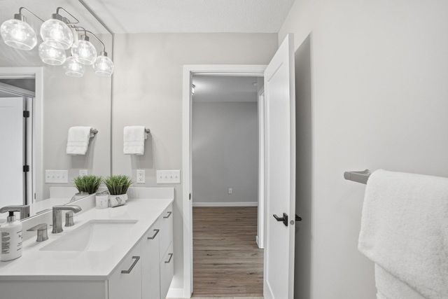 5013 162nd Street W, Lakeville, MN 55044