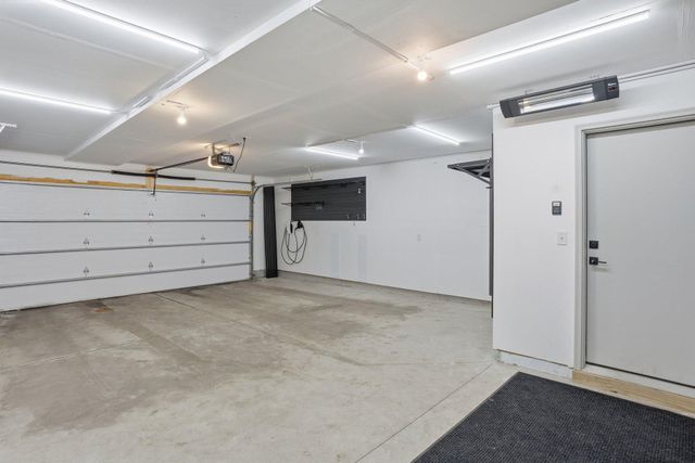 5013 162nd Street W, Lakeville, MN 55044